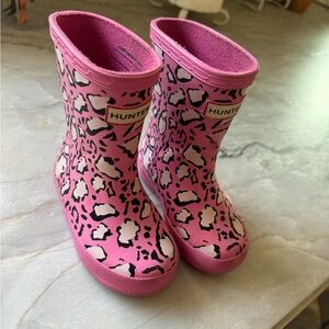 Toddler size 6 Hunter books cheetah color